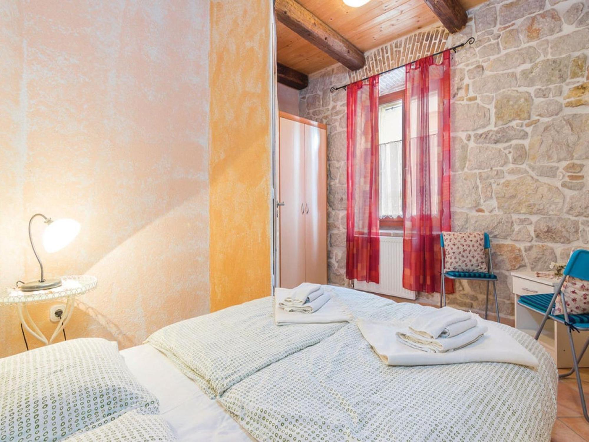 Rustic Holiday Home In Vrsar With Garden Екстериор снимка